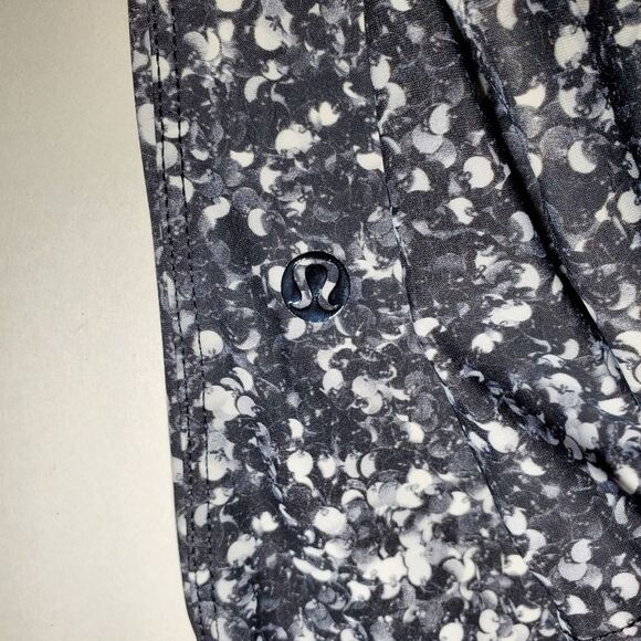 Lululemon Jet Crop Size 4 - Picture 11 of 12